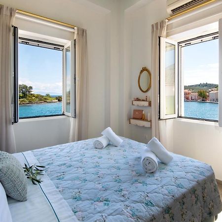 Sea Front Suite "Sea Tales" Гайос Екстериор снимка
